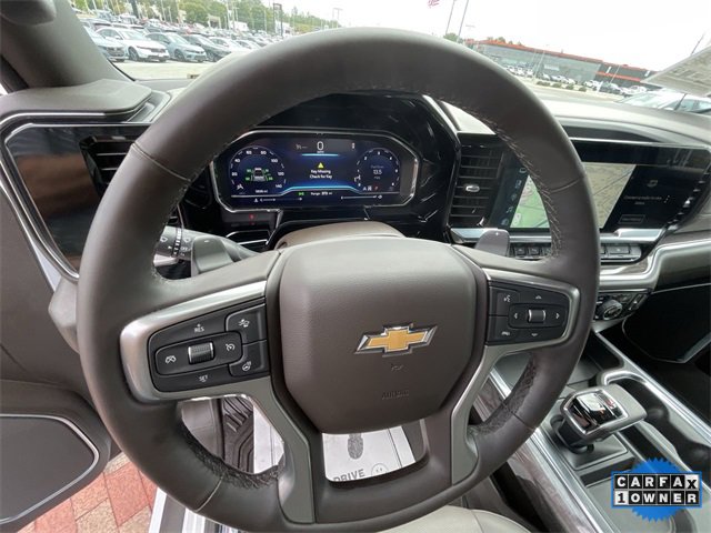 Used 2025 Chevrolet Silverado 1500 LTZ image 14