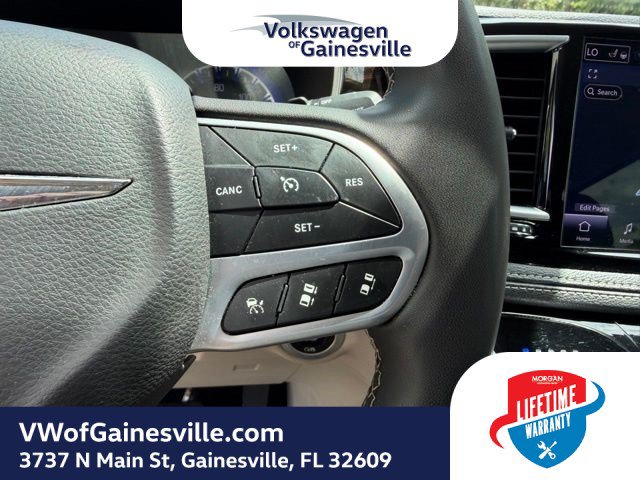 Used 2024 Chrysler Pacifica Limited FWD image 22