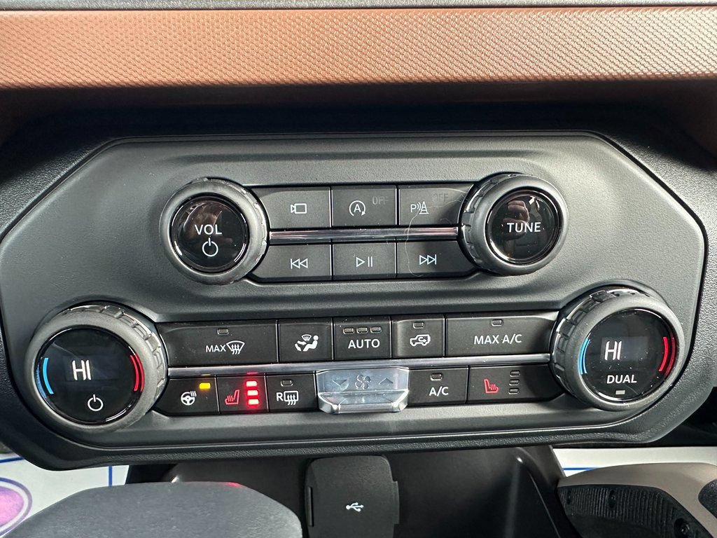 New 2024 Ford Bronco Outer Banks w/ Sasquatch Package AWD/4WD image 20