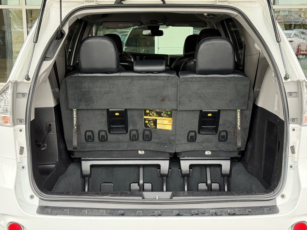 Certified 2019 Toyota Sienna SE image 12