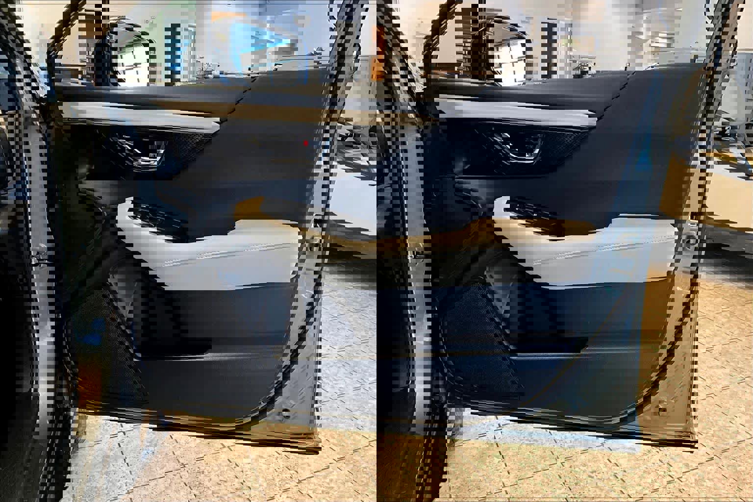 Used 2025 Subaru Outback Premium image 23