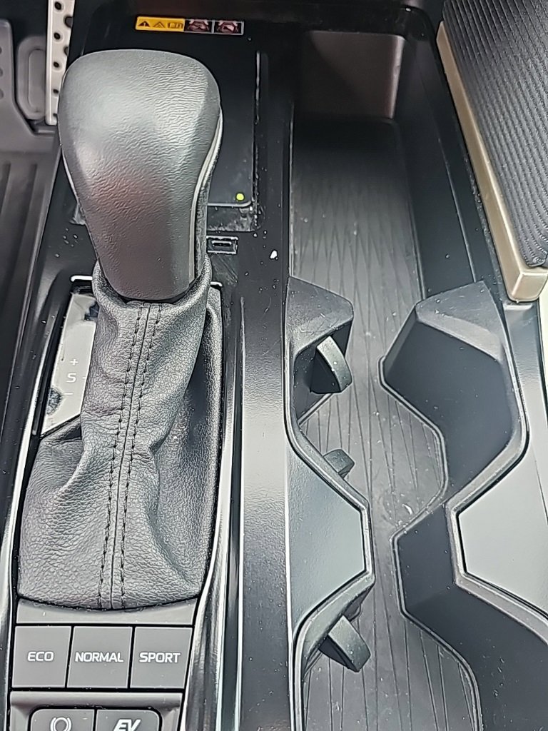 Used 2025 Toyota Camry SE image 22