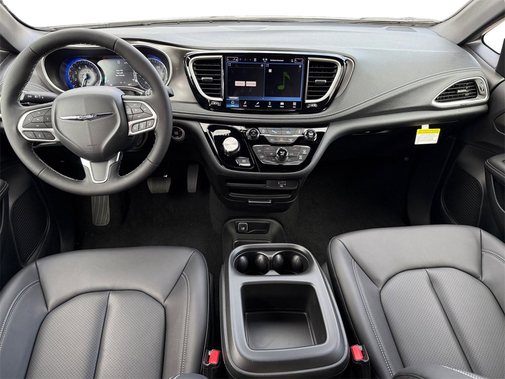 New 2026 Chrysler Pacifica Select image 10