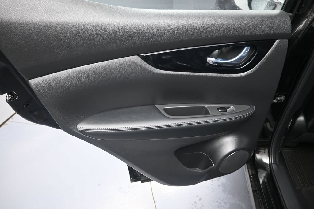 Used 2022 Nissan Rogue Sport SL AWD/4WD image 26