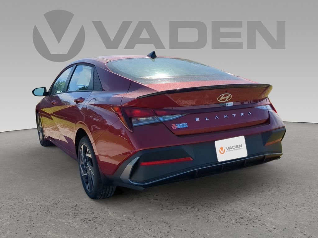 New 2025 Hyundai Elantra Sport image 3