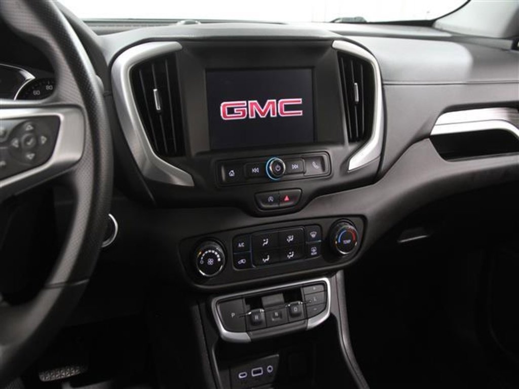 Used 2024 GMC Terrain SLE image 9