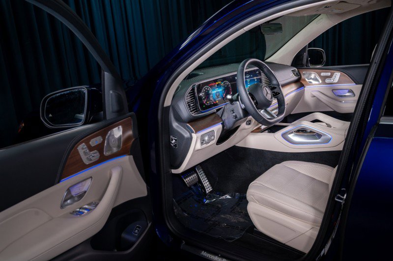 New 2026 Mercedes-Benz GLS 580 4MATIC image 11