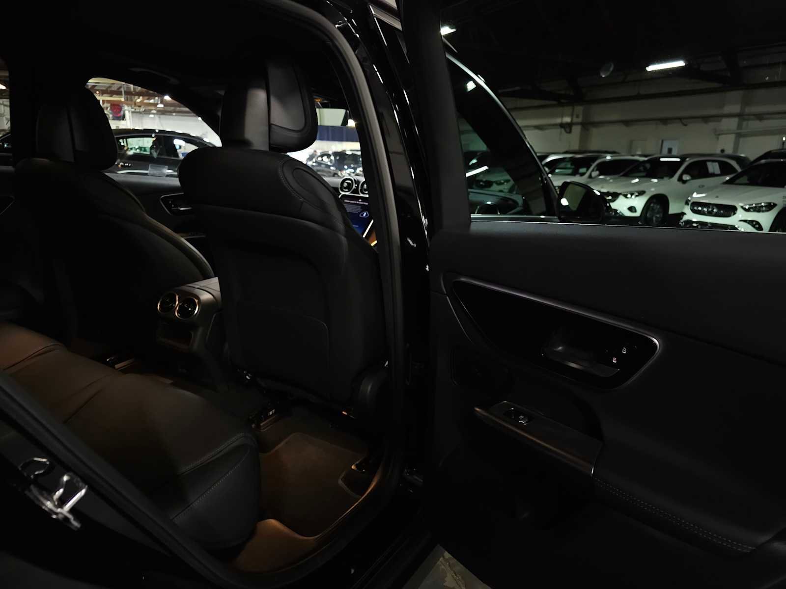 Used 2026 Mercedes-Benz GLC 300 4MATIC image 13