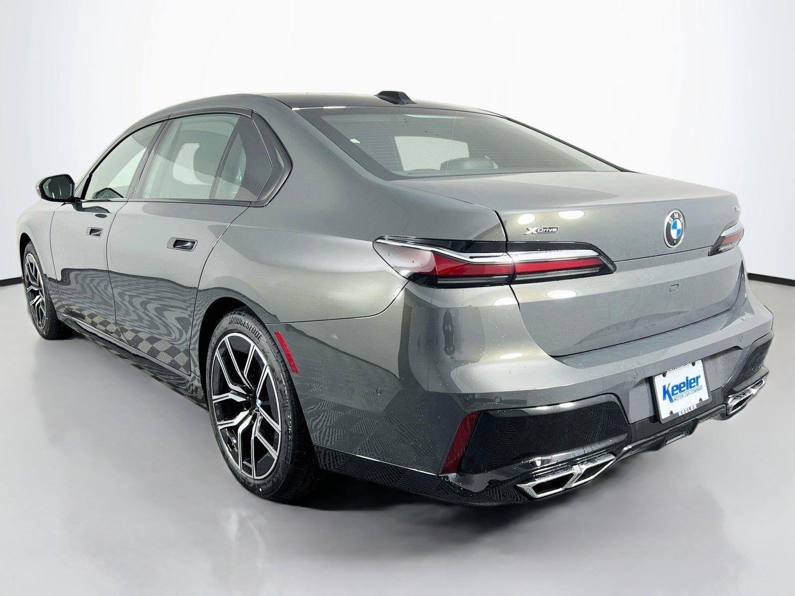 Used 2026 BMW 760i xDrive AWD/4WD image 4
