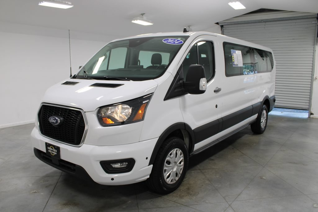 Used 2024 Ford Transit 350 XLT RWD image 4