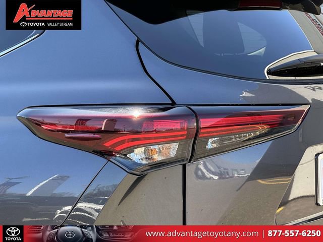 Certified 2024 Toyota Highlander XLE image 11