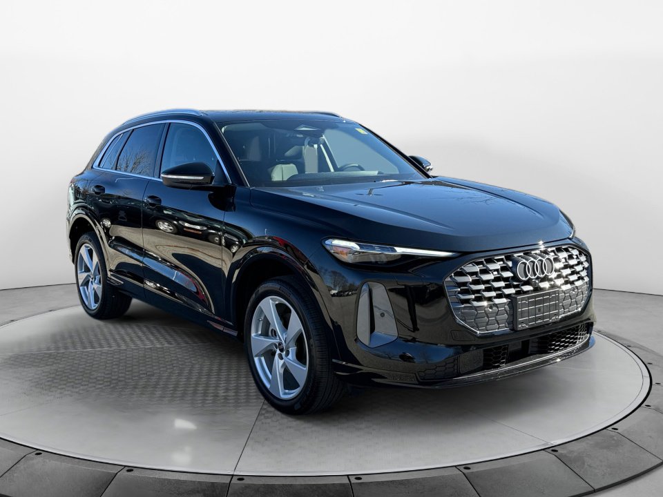 New 2025 Audi Q5 Premium Plus