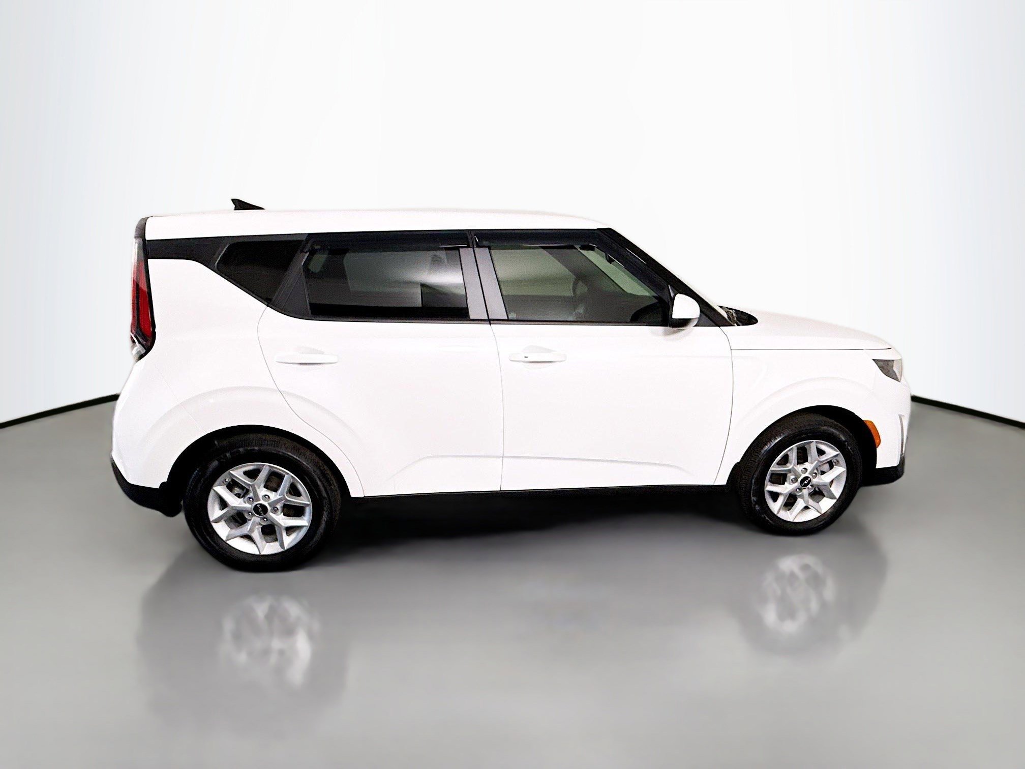 Used 2024 Kia Soul S image 11