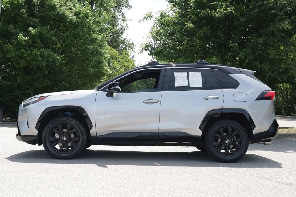 Used 2022 Toyota RAV4 XSE AWD/4WD image 2