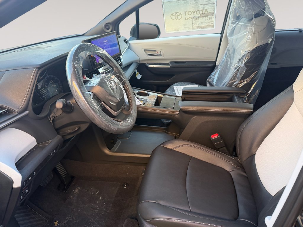 New 2026 Toyota Sienna XSE AWD/4WD image 9
