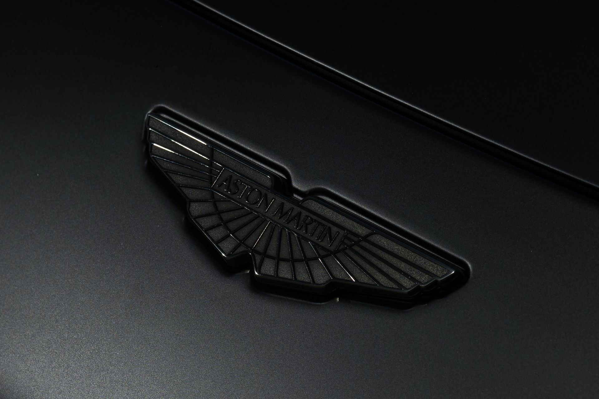 Used 2023 Aston Martin V8 Vantage Coupe RWD image 19
