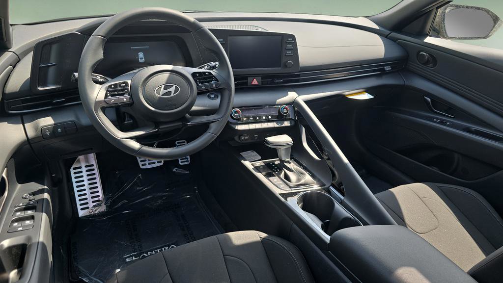 New 2026 Hyundai Elantra SEL Sport Premium FWD image 18