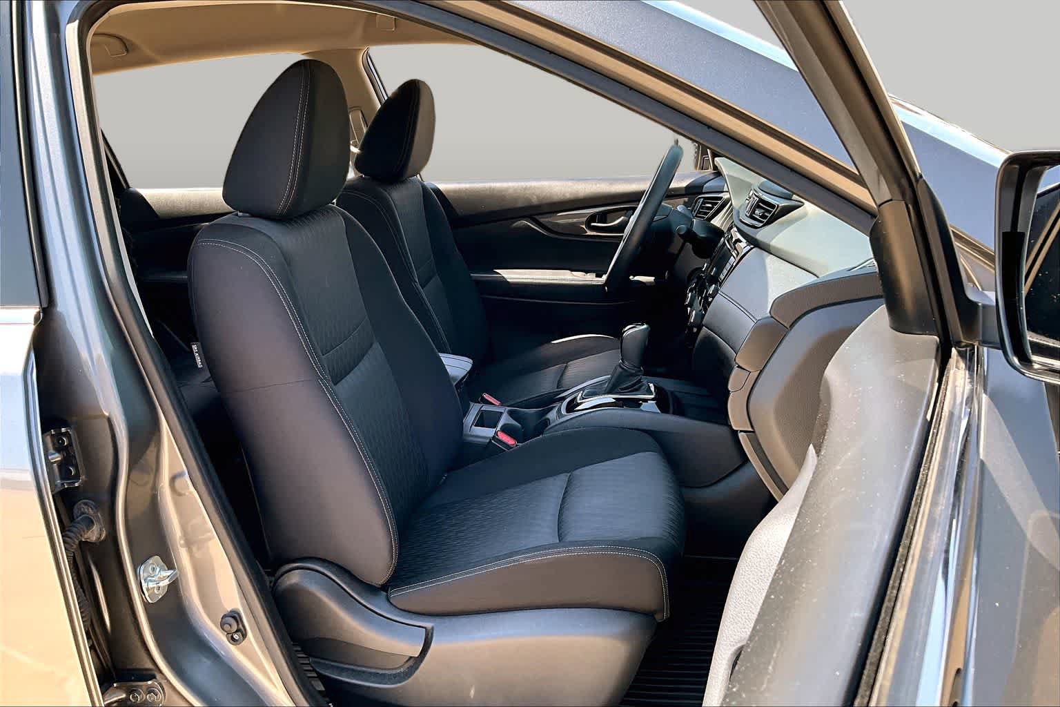 Used 2020 Nissan Rogue S FWD image 9