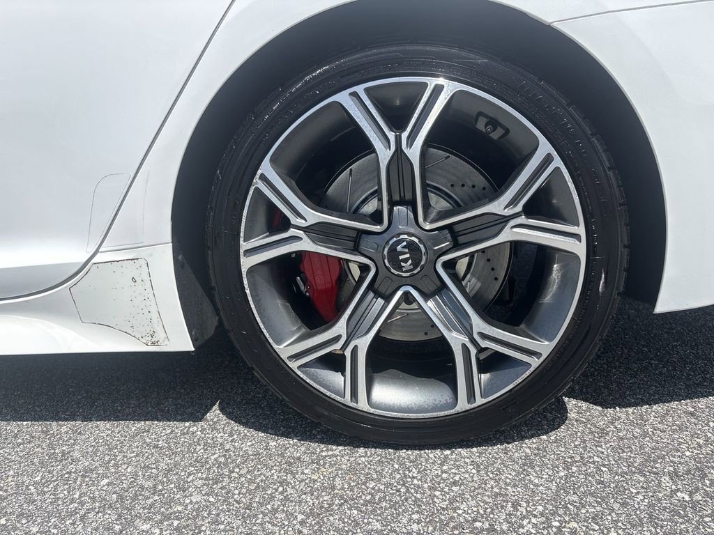 Used 2018 Kia Stinger GT1 RWD image 32