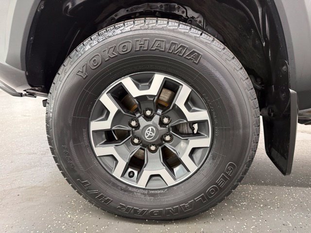 Used 2023 Toyota Tacoma TRD Off-Road AWD/4WD image 19