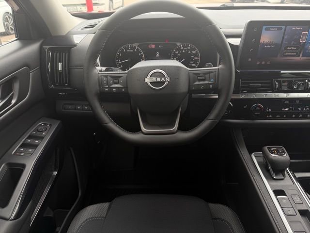 Certified 2026 Nissan Pathfinder SV FWD image 31