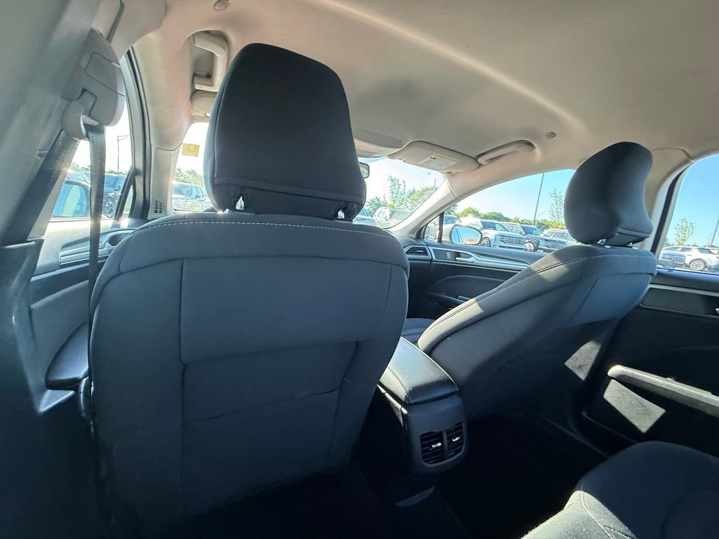 Used 2019 Ford Fusion SE FWD image 26