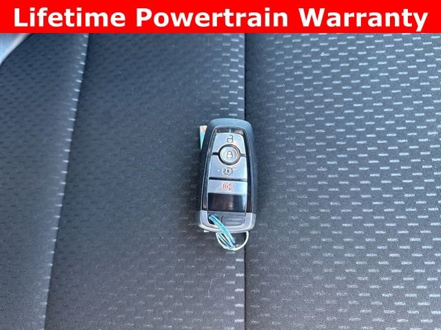 Used 2025 Ford Escape ST-Line AWD/4WD image 5