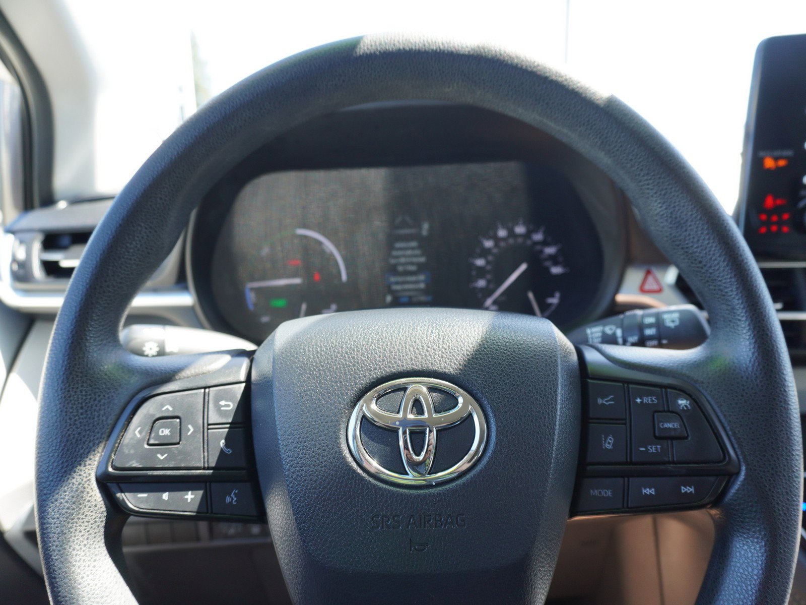 Used 2022 Toyota Sienna LE image 26