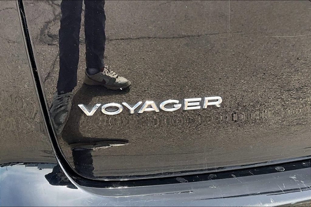 Used 2024 Chrysler Voyager LX FWD image 27