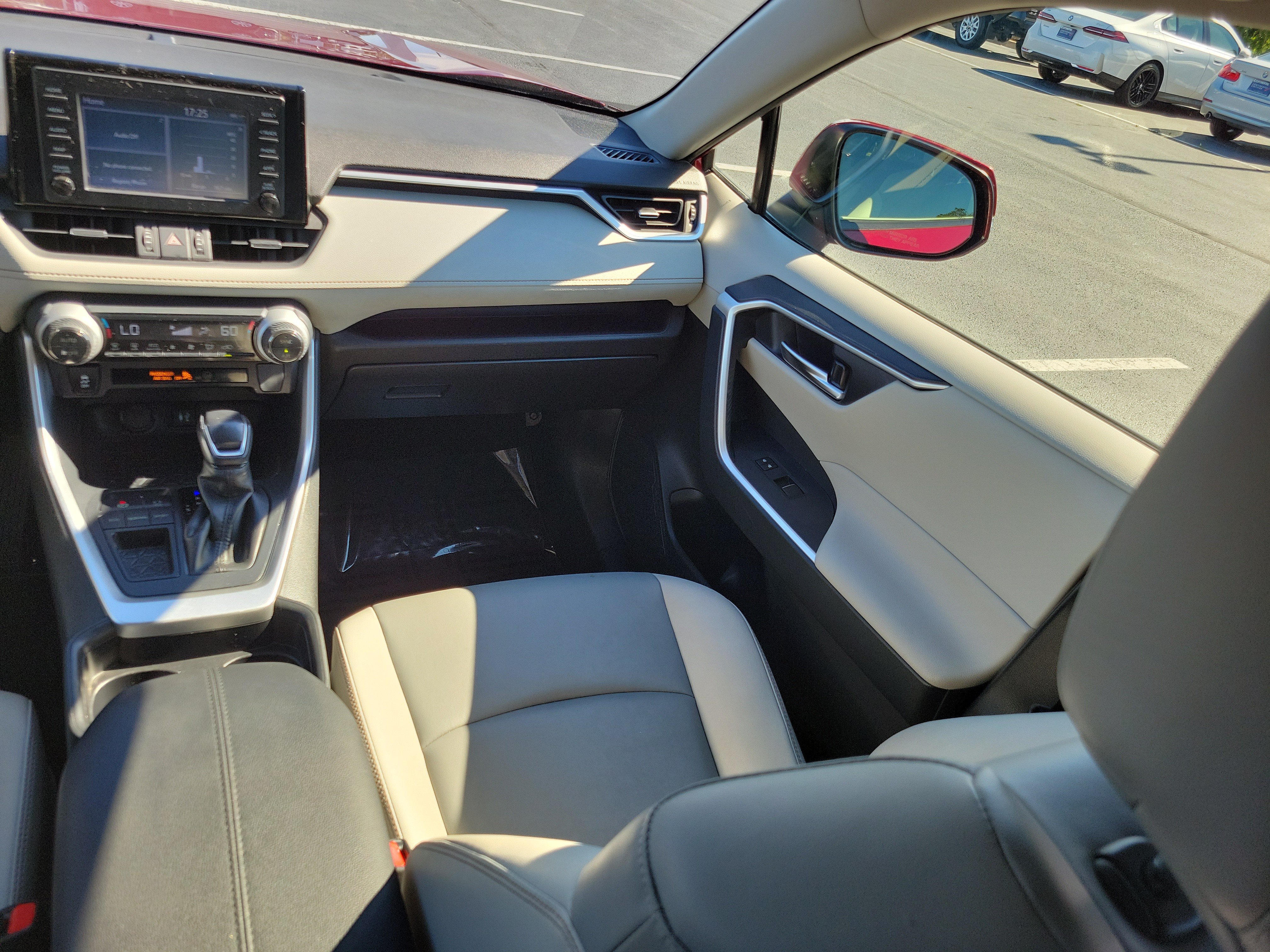 Certified 2019 Toyota RAV4 XLE Premium FWD image 15