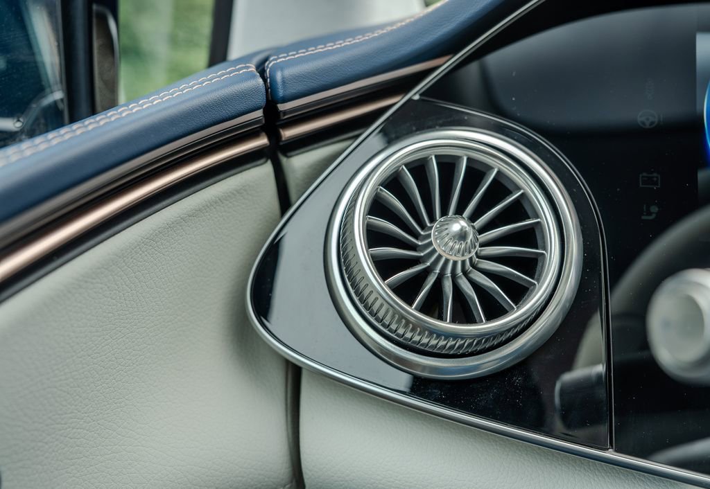 Used 2023 Mercedes-Benz EQS 580 4MATIC Sedan image 18