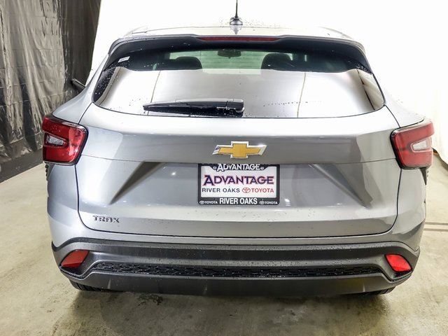 Used 2024 Chevrolet Trax LS w/ Driver Confidence Package image 6