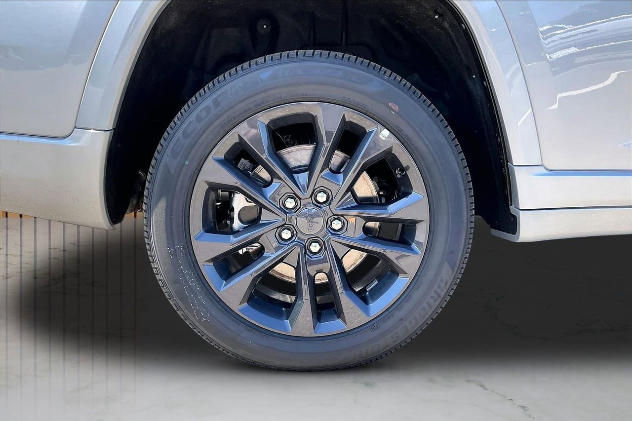 New 2026 Jeep Grand Cherokee L Limited AWD/4WD image 34