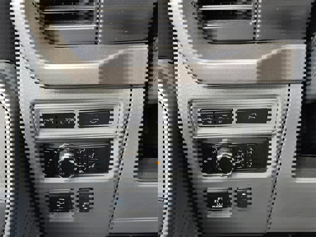 Used 2024 Ford F150 Lightning XLT image 17