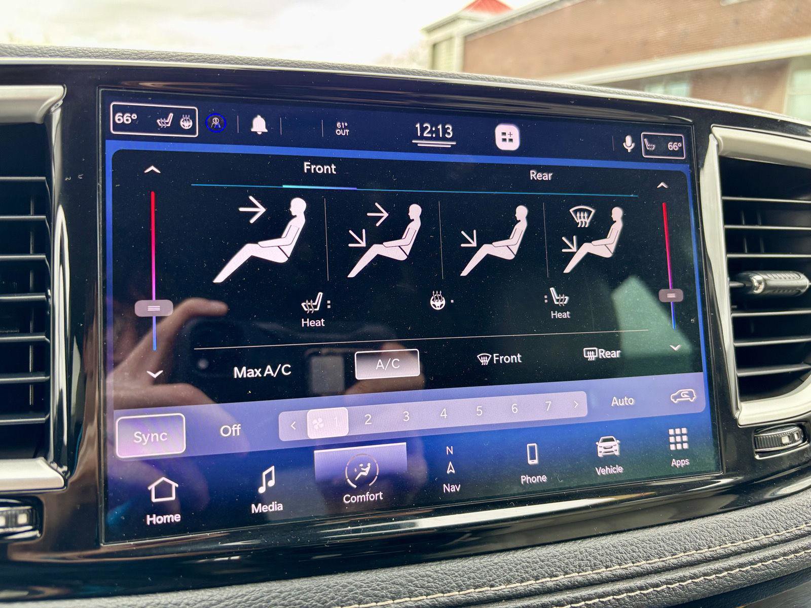 Used 2021 Chrysler Pacifica Touring-L image 38
