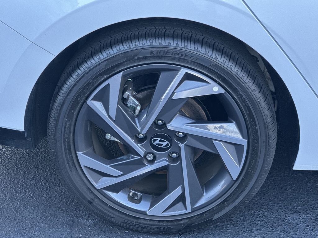 New 2025 Hyundai Elantra SEL w/ Cargo Package FWD image 18