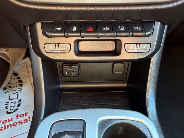 Used 2022 Chevrolet Colorado LT w/ Luxury Package AWD/4WD image 17