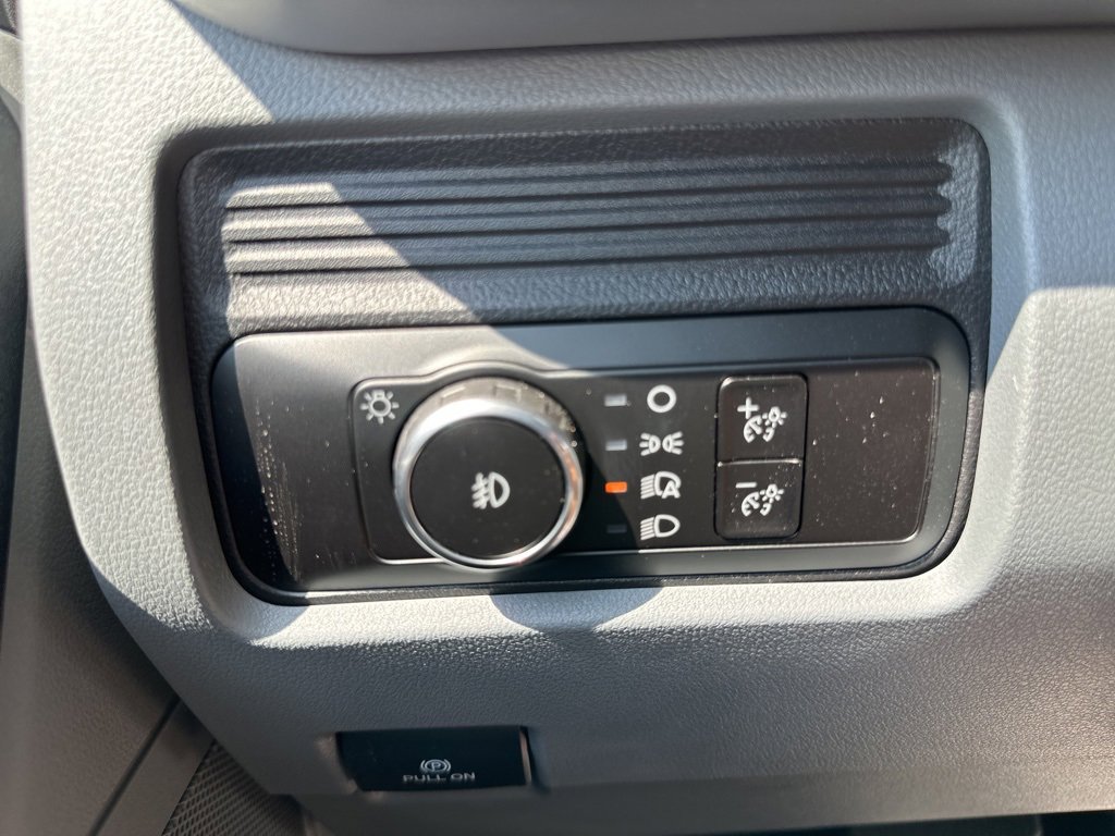 Used 2024 Ford F550 4x4 SuperCab Super Duty image 9