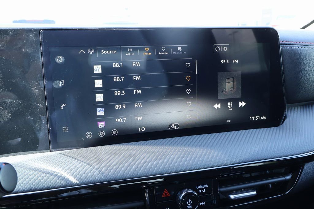 New 2026 Nissan Kicks SR image 3