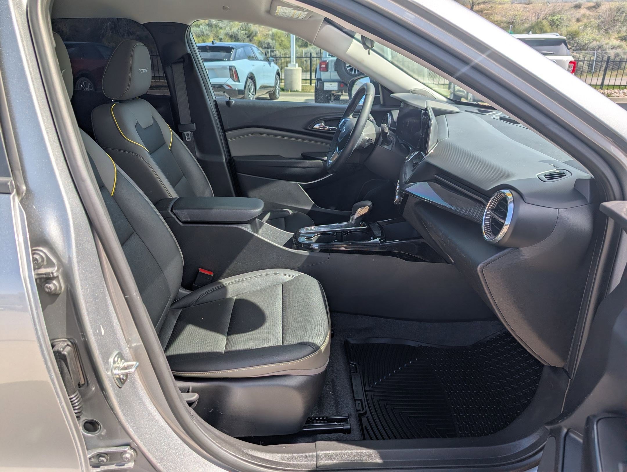 Used 2025 Chevrolet Trax ACTIV w/ Driver Confidence Package FWD image 28