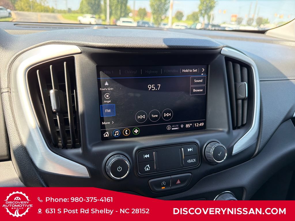 Used 2024 GMC Terrain SLT AWD/4WD image 17
