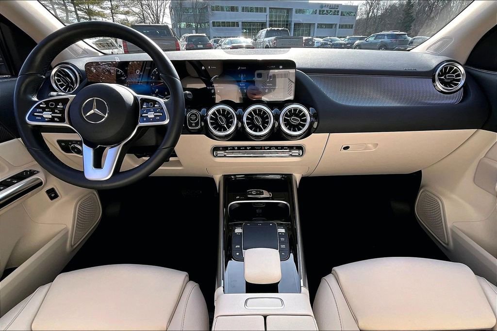 Certified 2022 Mercedes-Benz GLA 250 4MATIC image 15