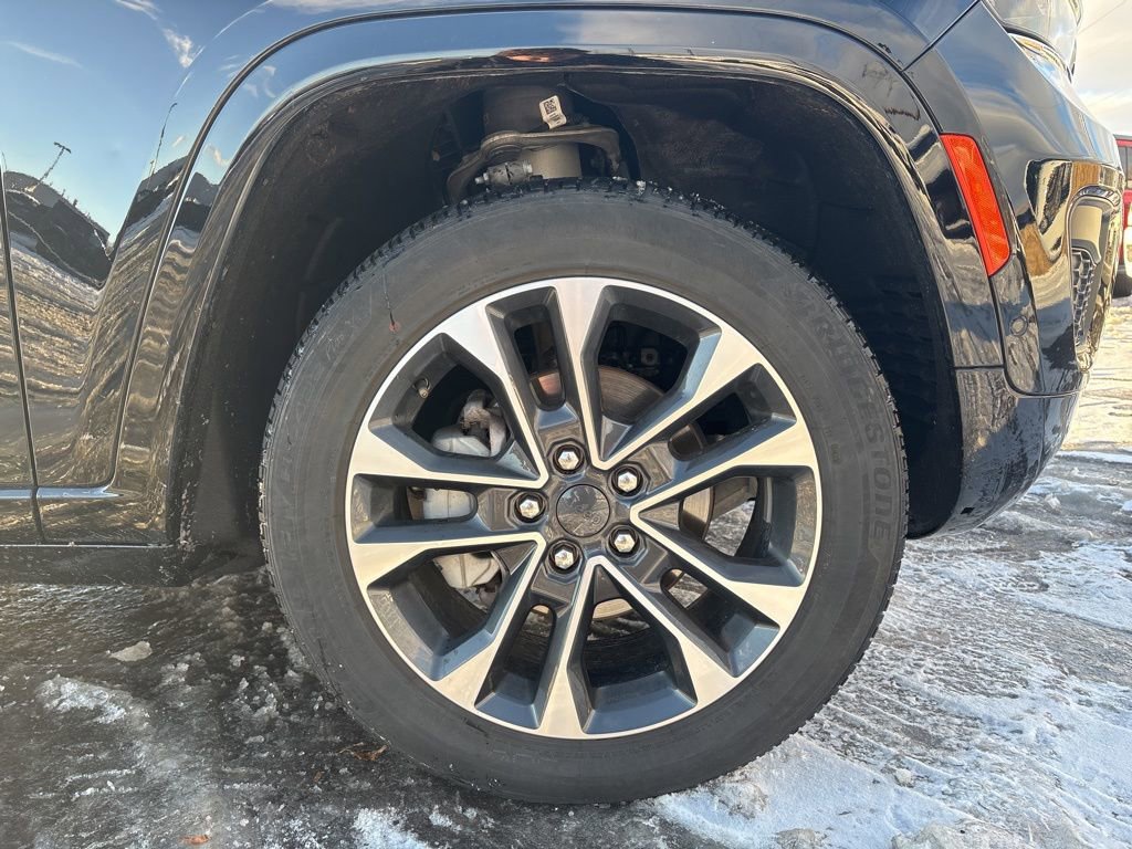 Certified 2023 Jeep Grand Cherokee Overland w/ Luxury Tech Group IV image 32