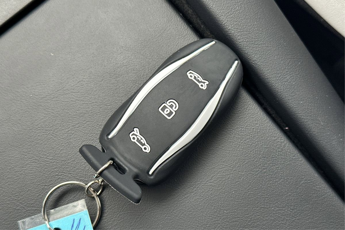 Used 2020 Tesla Model X Performance image 33