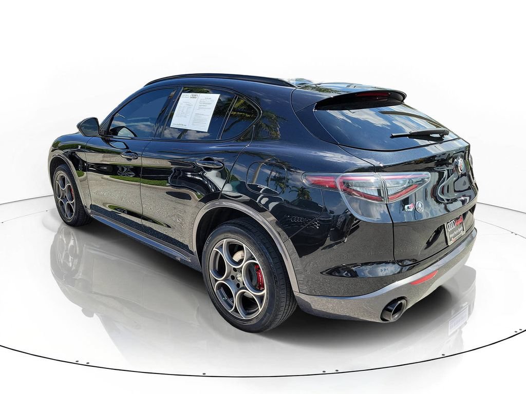 Used 2024 Alfa Romeo Stelvio Ti AWD/4WD image 3