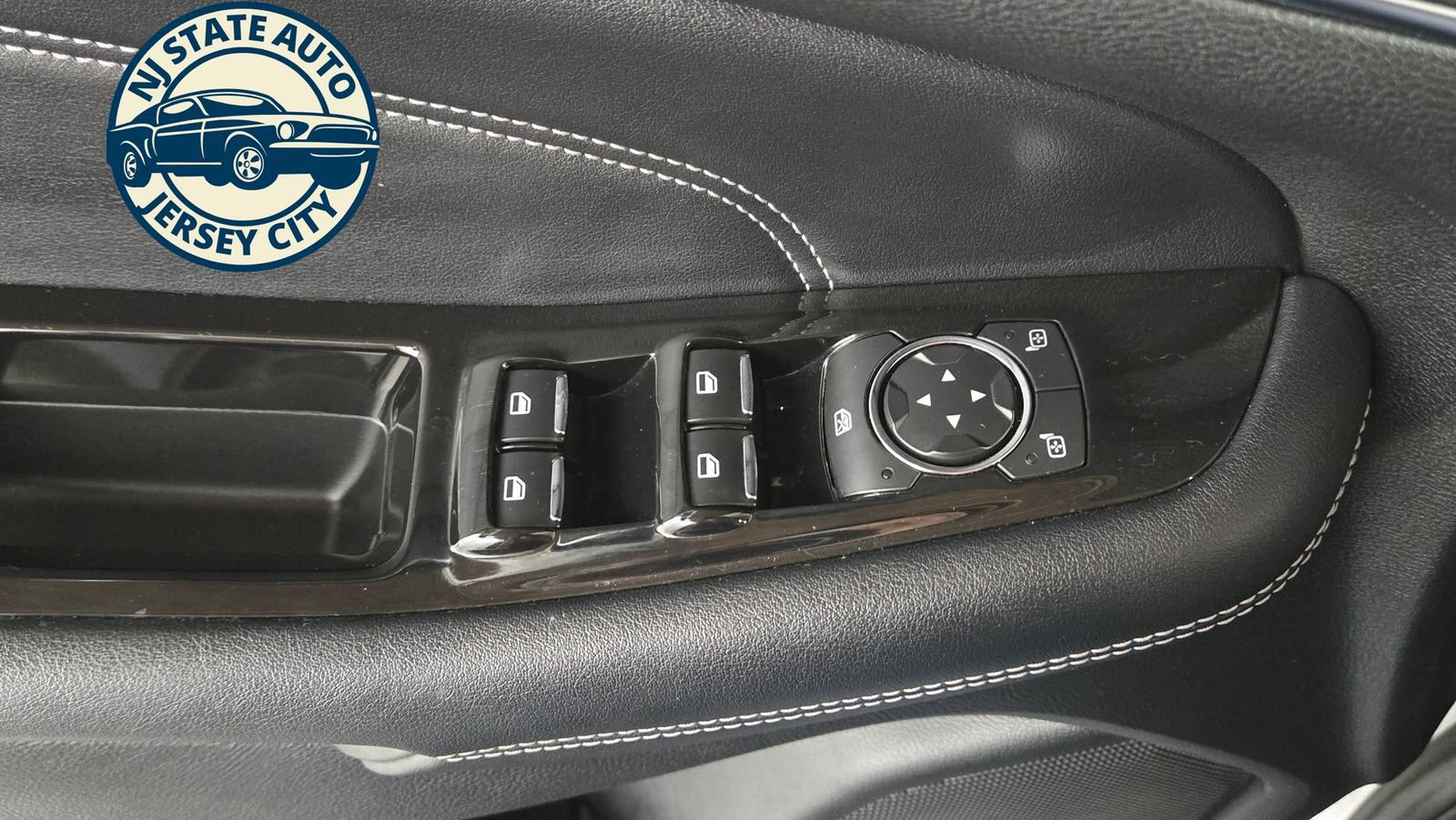 Used 2018 Ford Edge Titanium w/ Equipment Group 302A AWD/4WD image 26