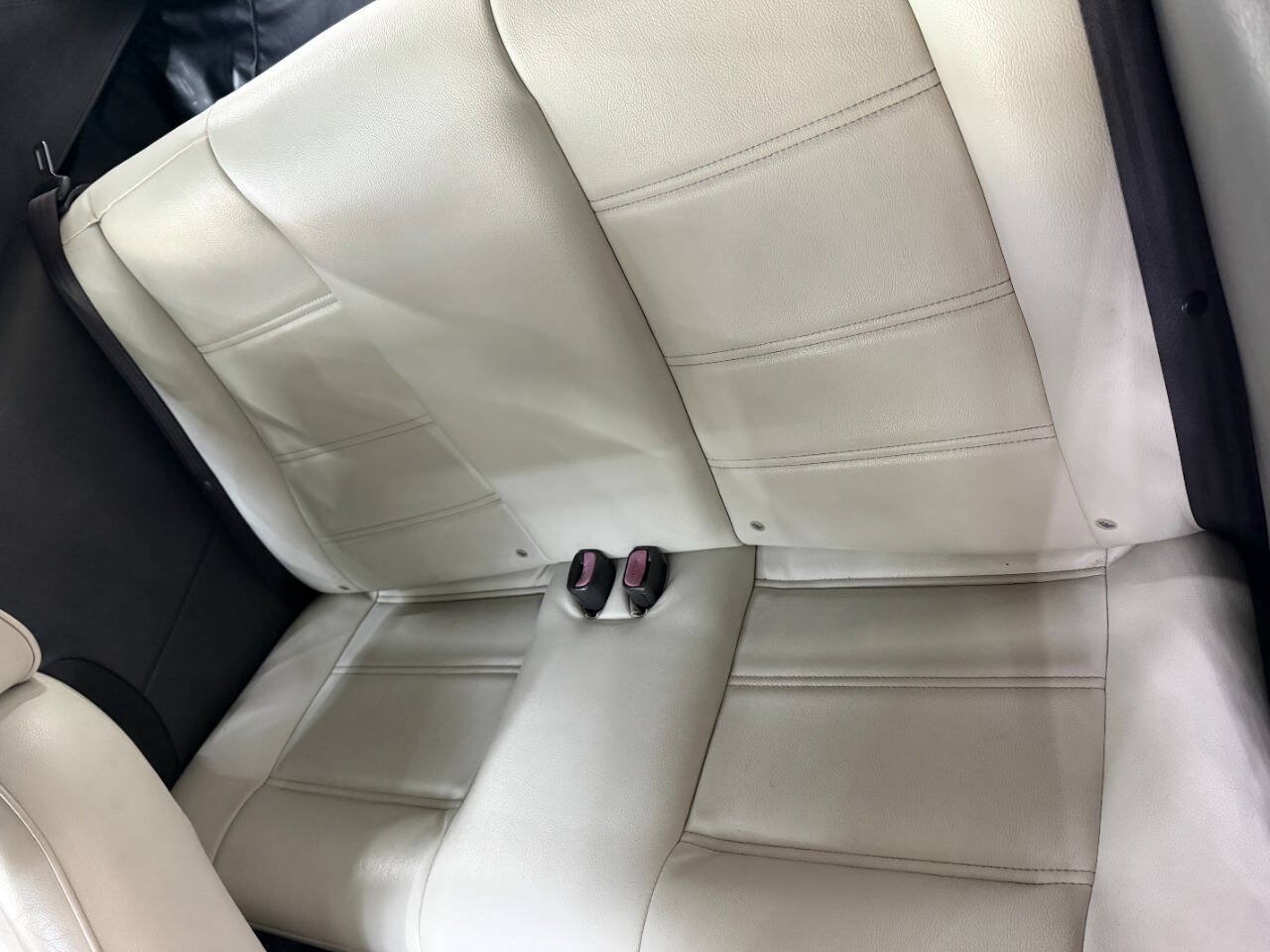 Used 2003 Ford Mustang Convertible RWD image 13