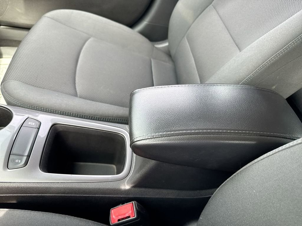 Used 2019 Chevrolet Cruze LT image 21