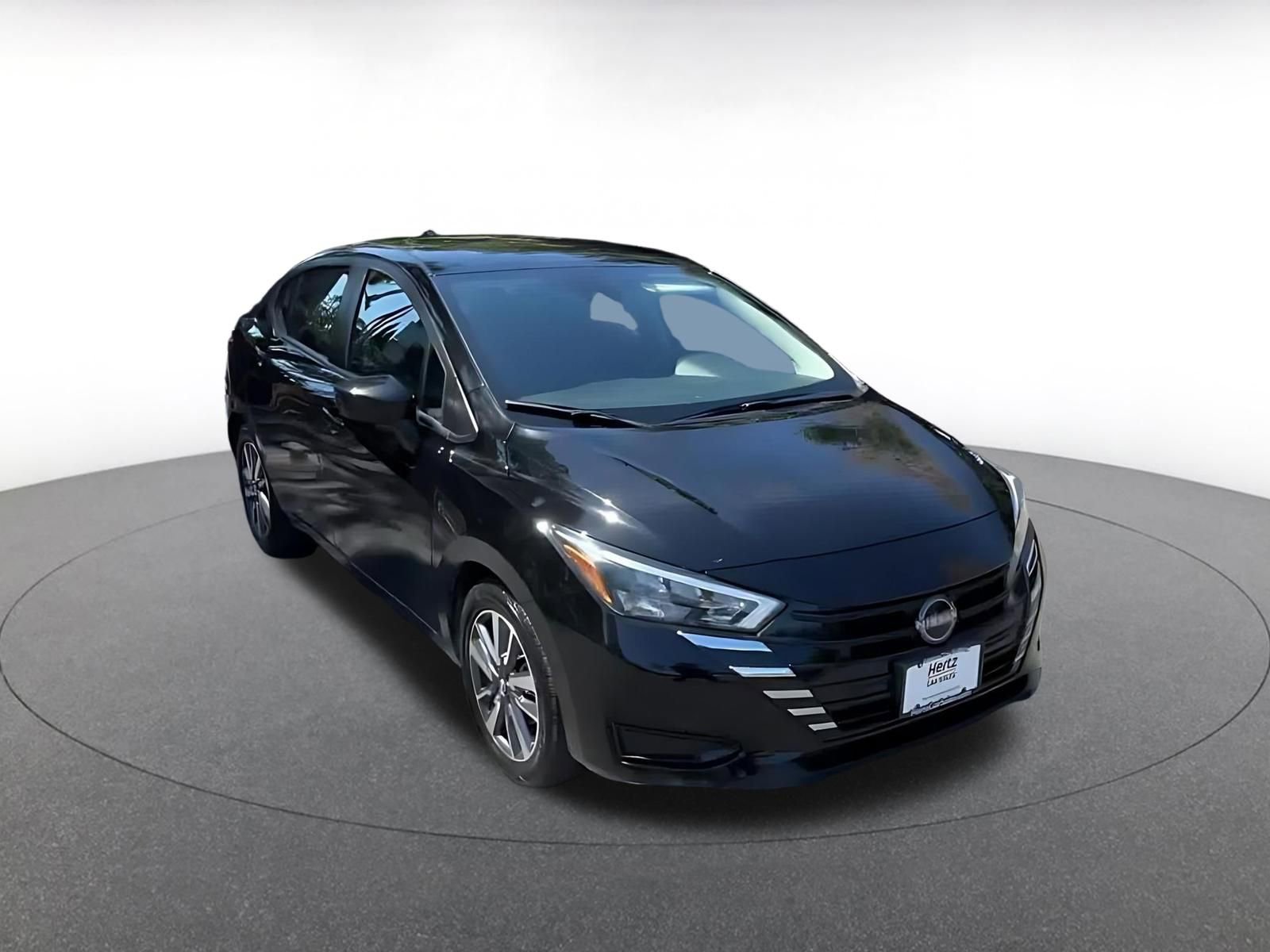 Used 2025 Nissan Versa SV FWD image 3