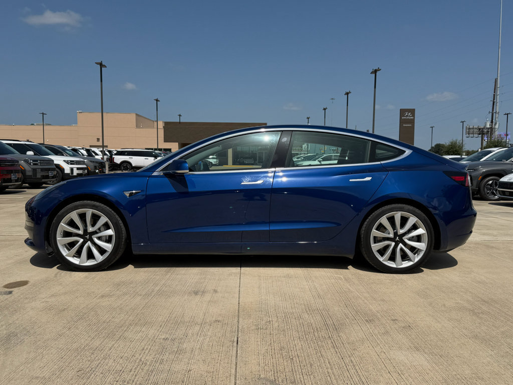Used 2020 Tesla Model 3 Standard Range RWD image 2